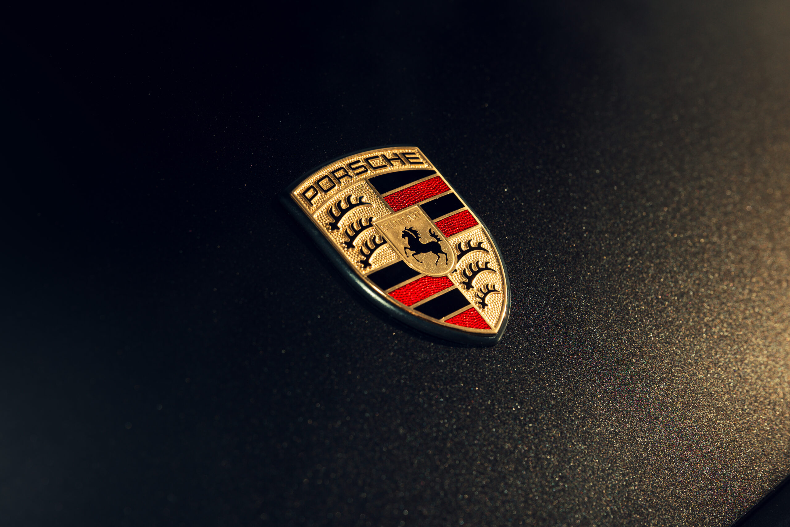 Porsche crest